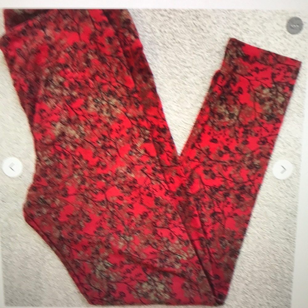 LuLaRoe Red Rust Floral Leggings size Tall & Curvy